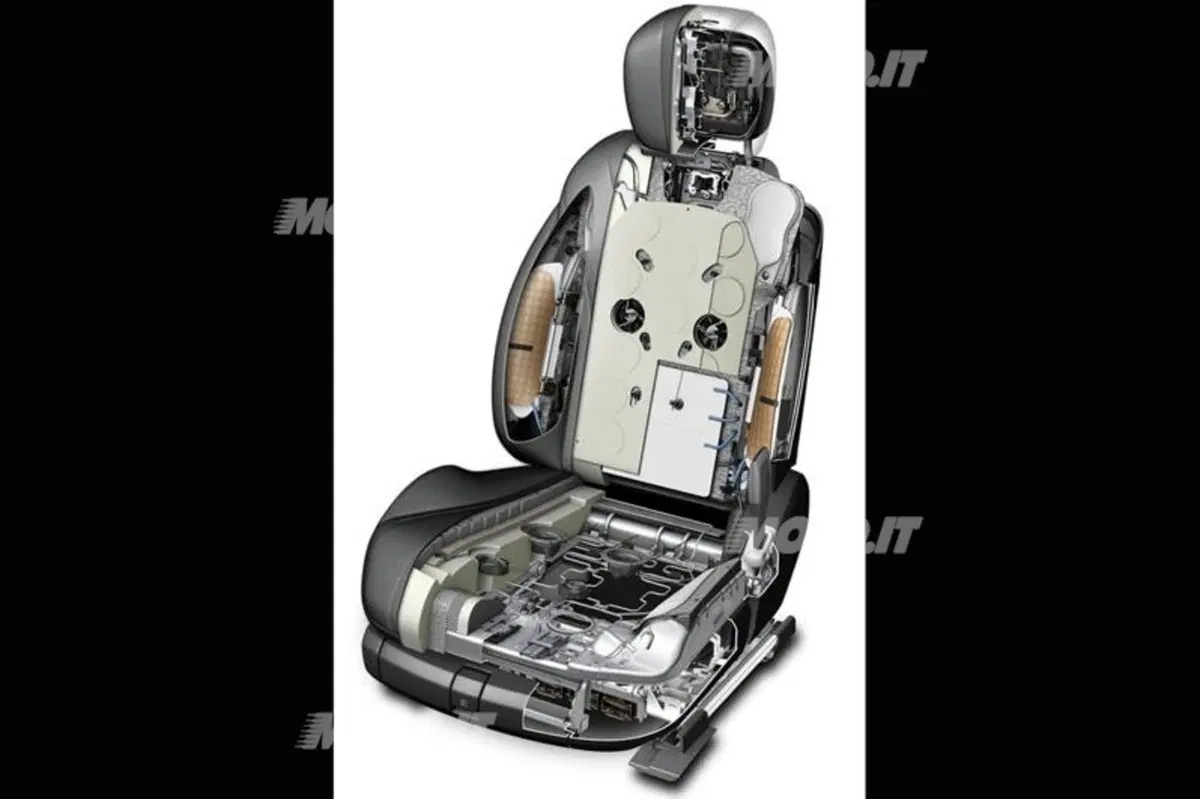 Nuova Mercedes Classe S: il web ne svela le forme (13)