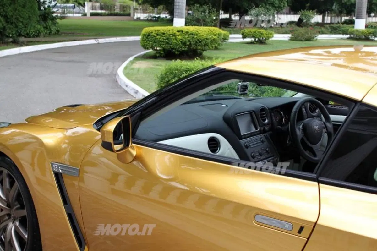 Nissan GT-R: un esemplare su misura per Usain Bolt (6)