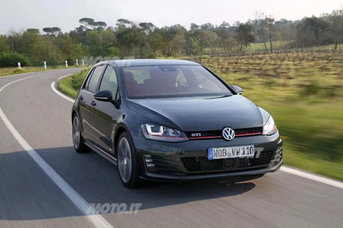 Volkswagen Golf GTI (3)