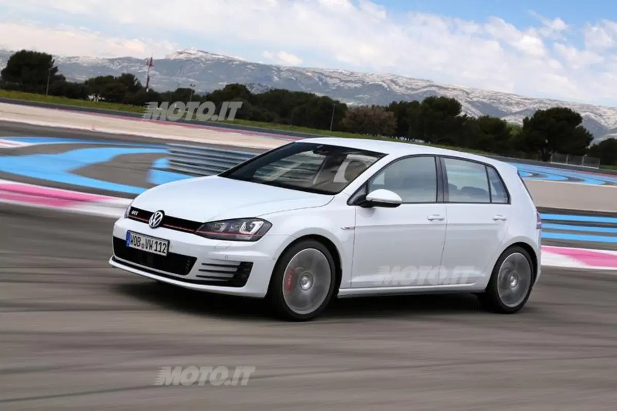 Volkswagen Golf GTI (9)