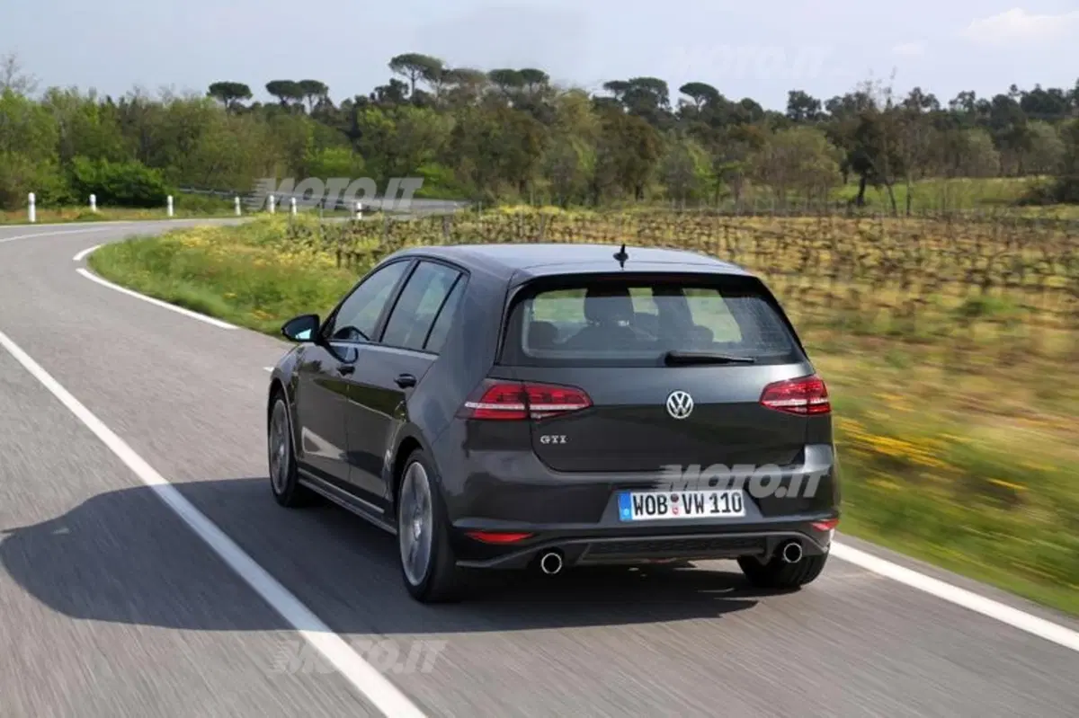 Volkswagen Golf GTI (13)