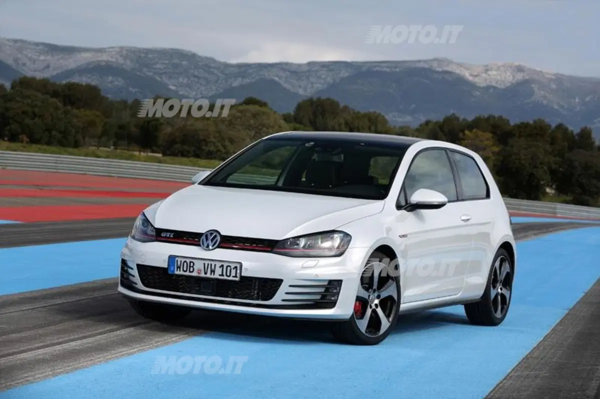 Volkswagen Golf GTI (24)