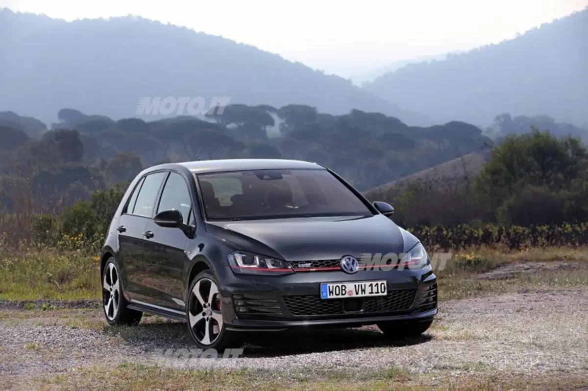 Volkswagen Golf GTI (27)