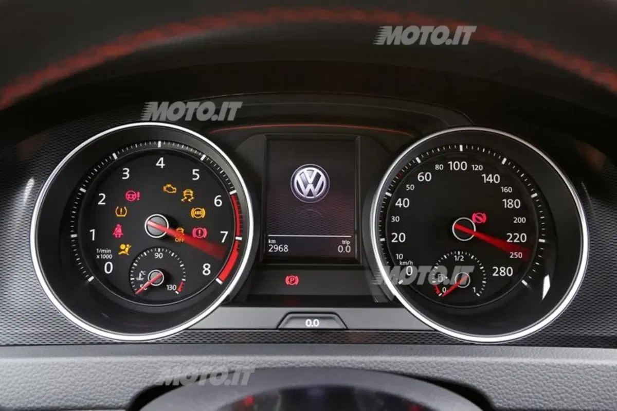 Volkswagen Golf GTI (44)