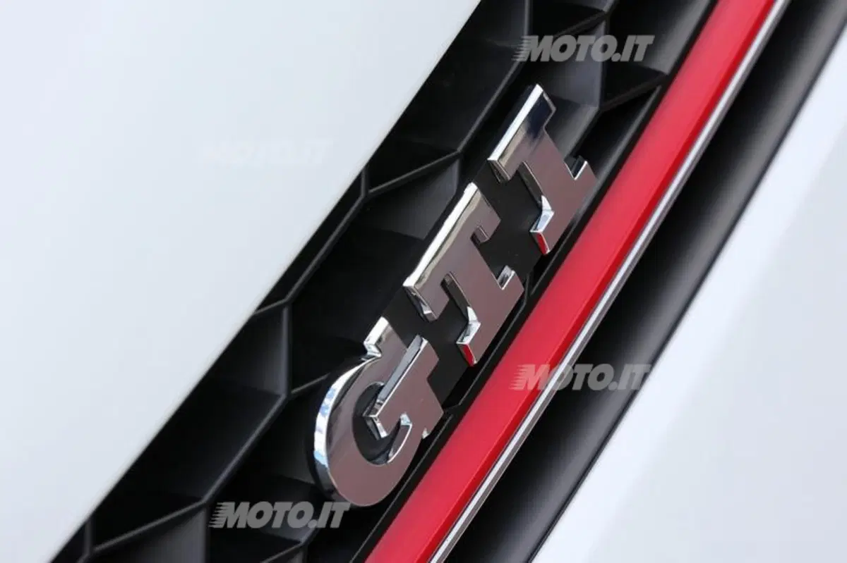Volkswagen Golf GTI (50)