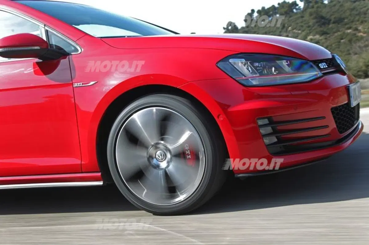 Volkswagen Golf GTI (61)