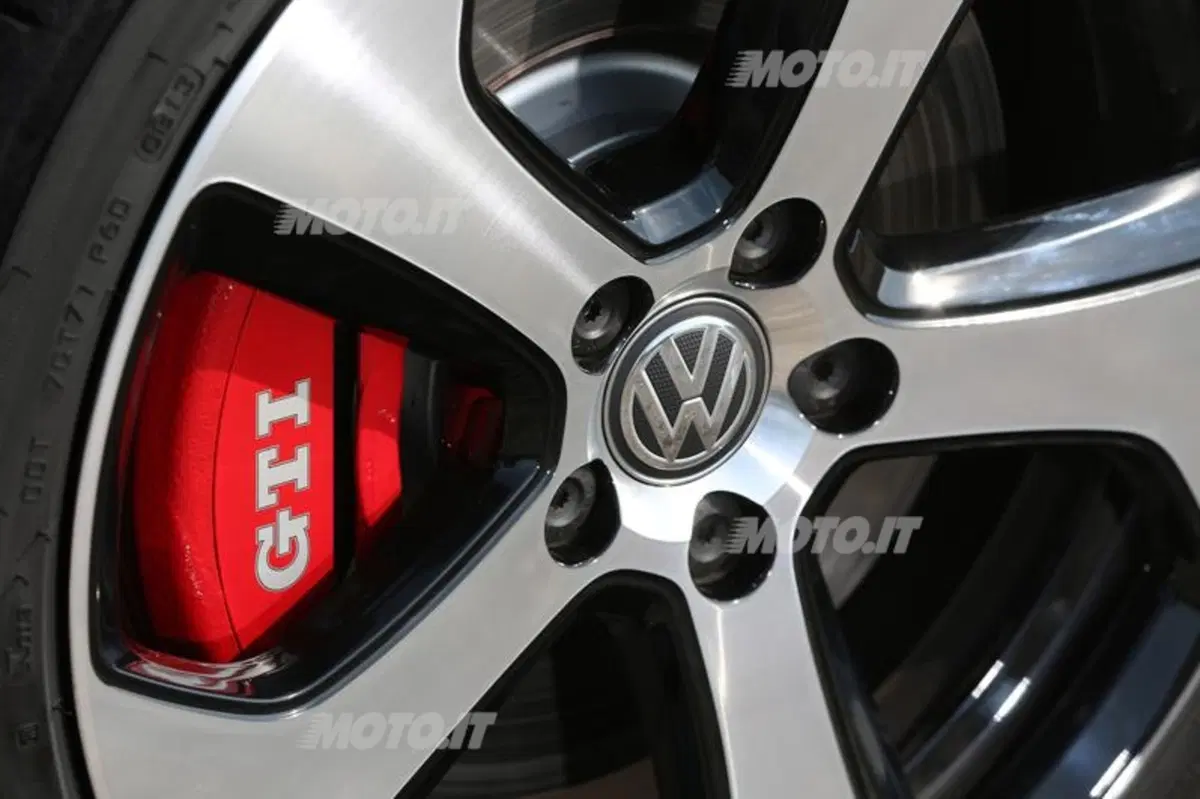 Volkswagen Golf GTI (64)