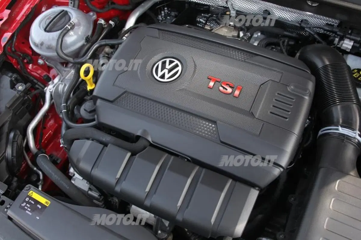 Volkswagen Golf GTI (68)