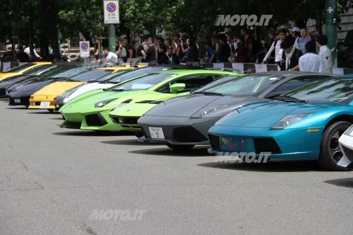 Lamborghini: tutto pronto per la partenza del Grande Giro da Milano (5)