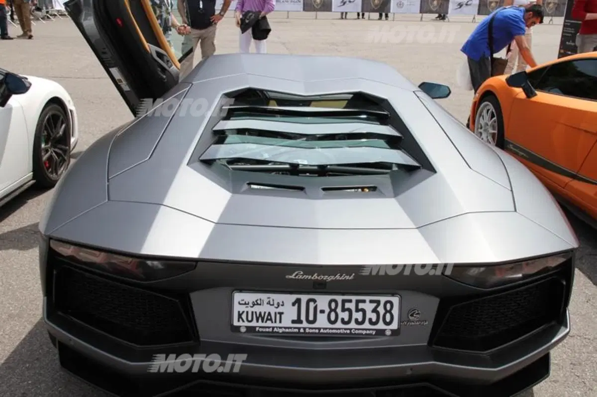 Lamborghini: tutto pronto per la partenza del Grande Giro da Milano (8)