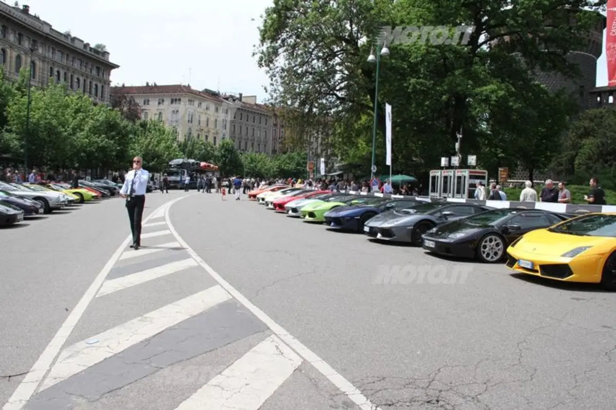 Lamborghini: tutto pronto per la partenza del Grande Giro da Milano (9)
