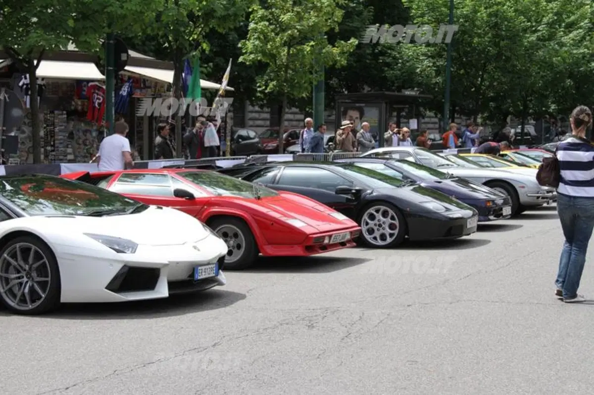 Lamborghini: tutto pronto per la partenza del Grande Giro da Milano (12)