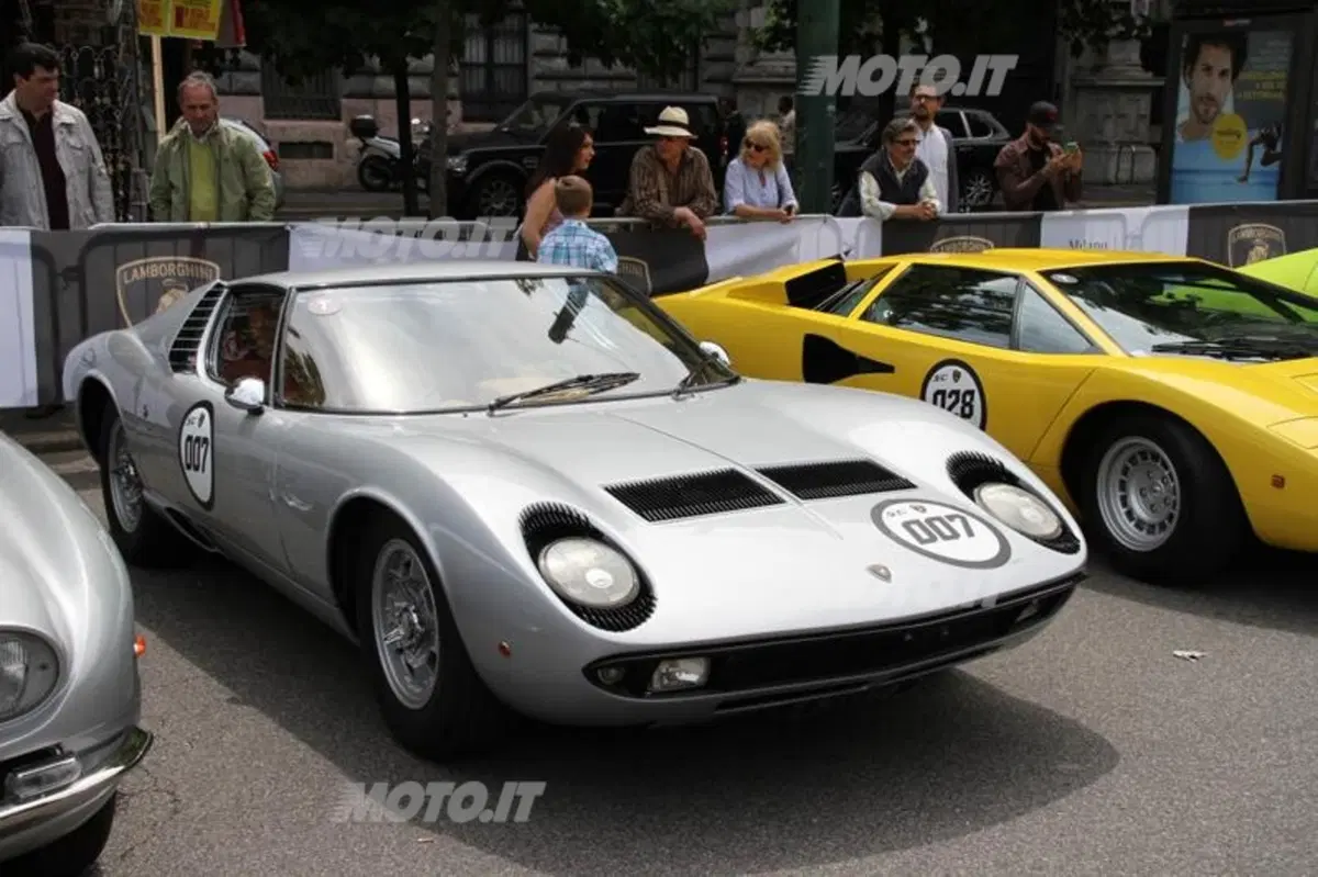 Lamborghini: tutto pronto per la partenza del Grande Giro da Milano (20)