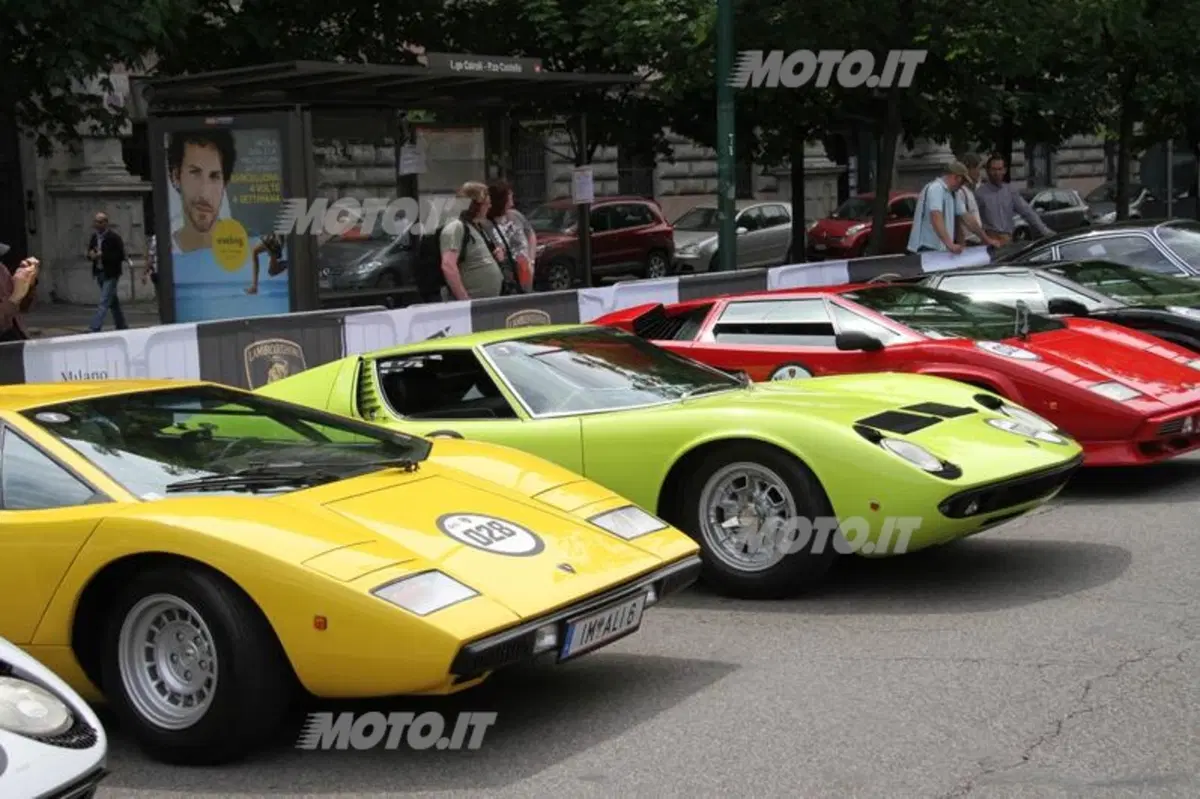 Lamborghini: tutto pronto per la partenza del Grande Giro da Milano (21)