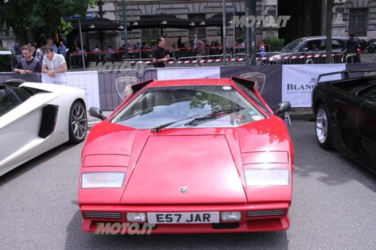 Lamborghini: tutto pronto per la partenza del Grande Giro da Milano (26)