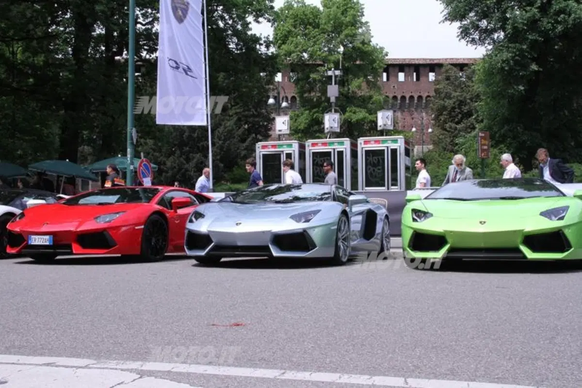 Lamborghini: tutto pronto per la partenza del Grande Giro da Milano (30)