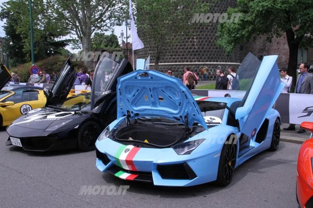 Lamborghini: tutto pronto per la partenza del Grande Giro da Milano (56)