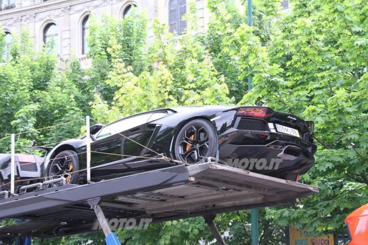 Lamborghini: tutto pronto per la partenza del Grande Giro da Milano (58)