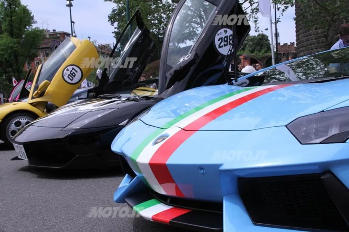 Lamborghini: tutto pronto per la partenza del Grande Giro da Milano (62)