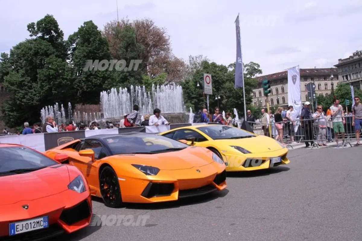 Lamborghini: tutto pronto per la partenza del Grande Giro da Milano (76)