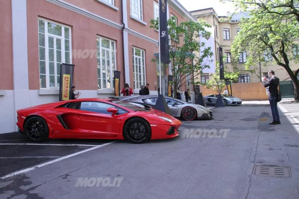 Lamborghini: tutto pronto per la partenza del Grande Giro da Milano (78)