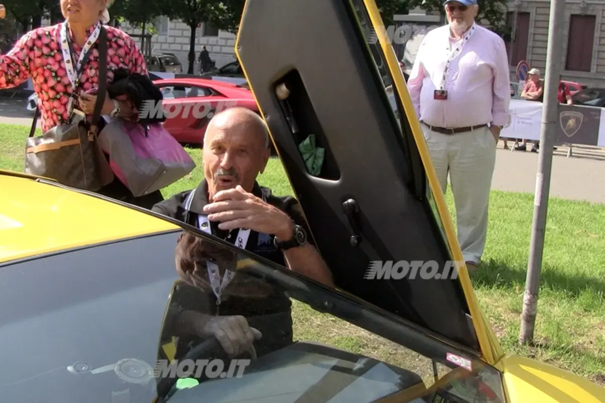 Grande Giro Lamborghini: il video della partenza da Milano. Che sound! (17)