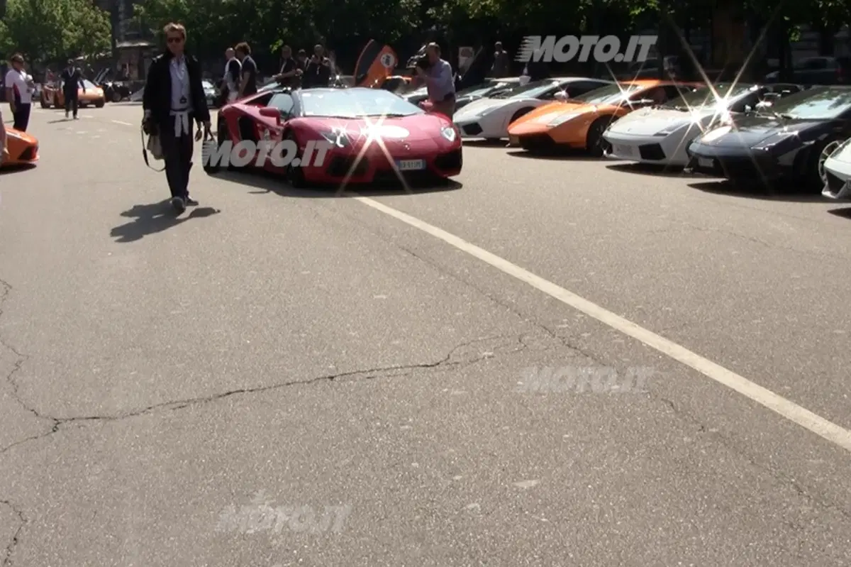 Grande Giro Lamborghini: il video della partenza da Milano. Che sound! (19)