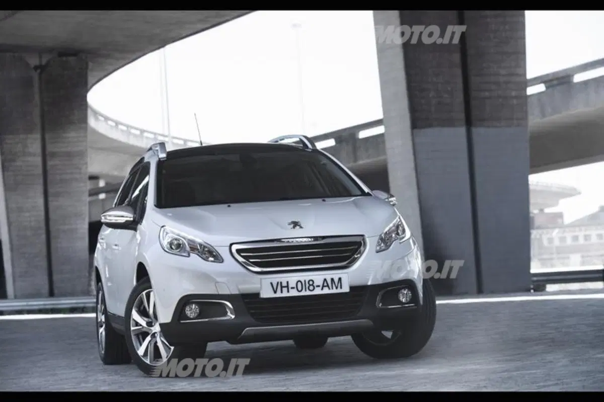 Eugenio Franzetti: «Peugeot 2008 esprime al massimo design, stile e glamour» (3)