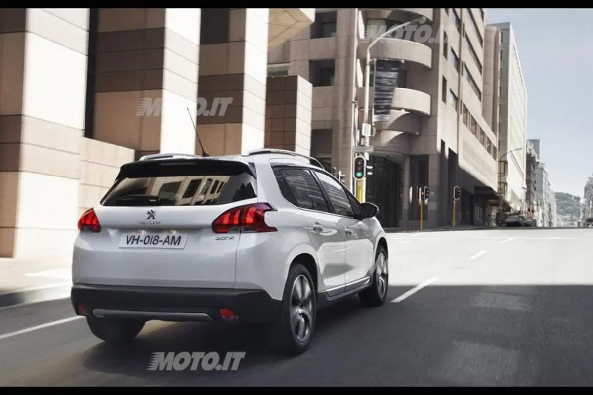 Eugenio Franzetti: «Peugeot 2008 esprime al massimo design, stile e glamour» (5)