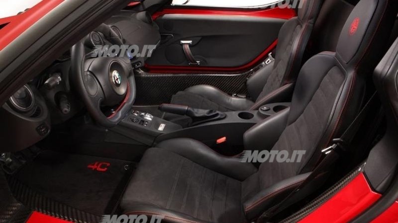 Alfa Romeo 4C: nuove immagini ufficiali