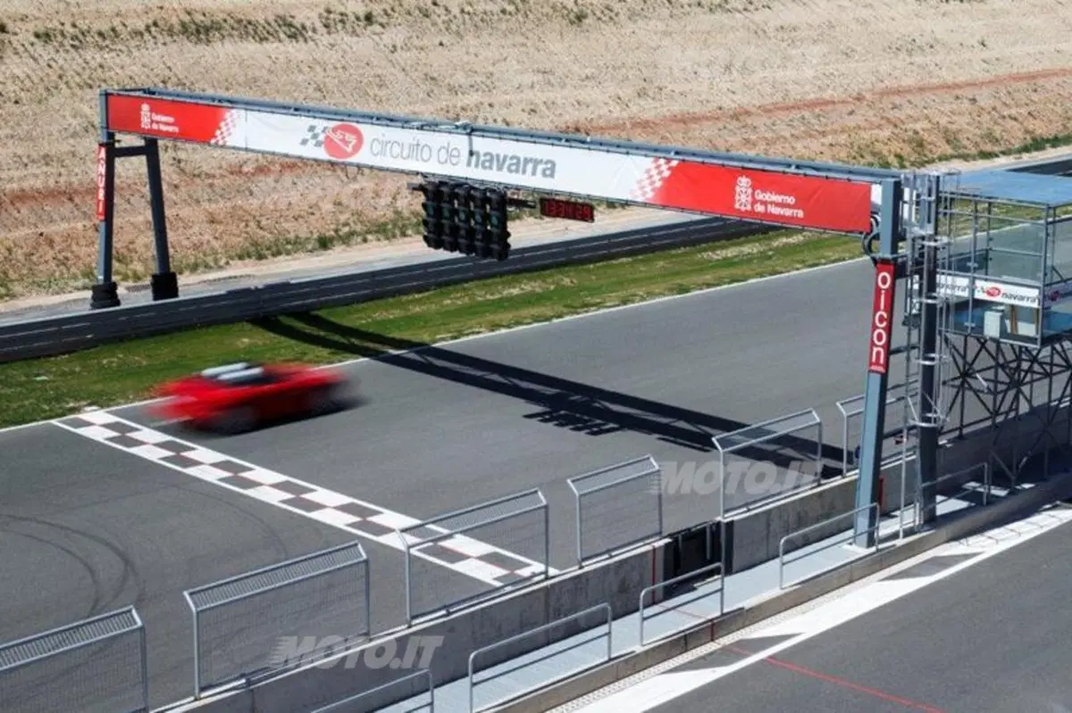 Jaguar F-Type: la nostra video-prova in pista (6)