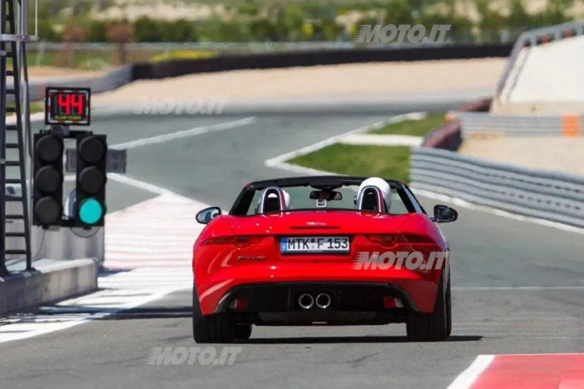 Jaguar F-Type: la nostra video-prova in pista (8)