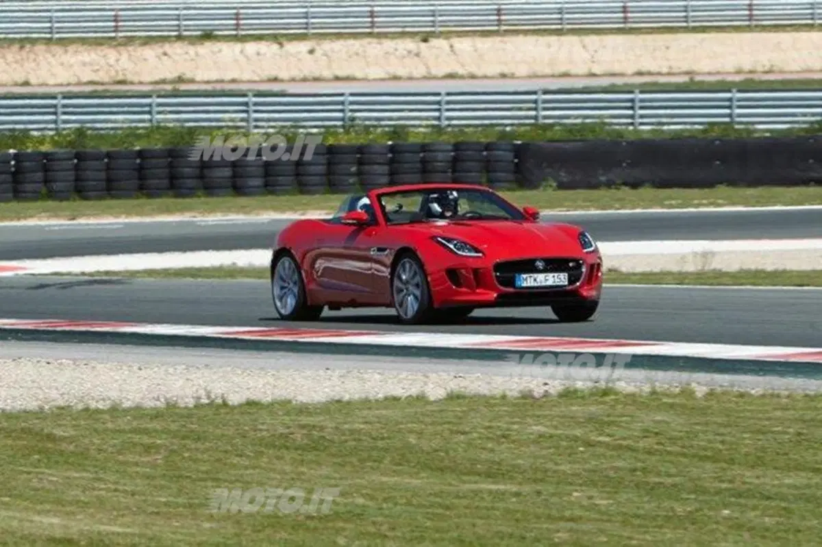 Jaguar F-Type: la nostra video-prova in pista (10)