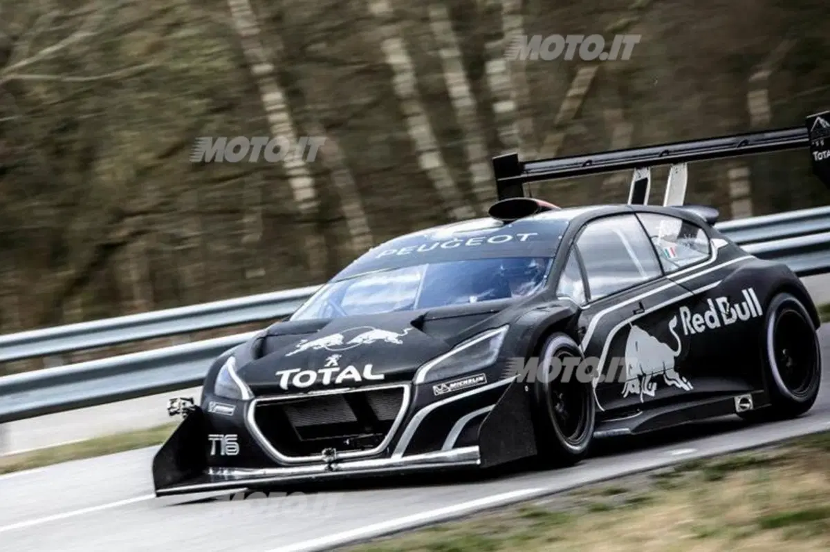 Loeb al volante della Peugeot 208 T16 Pikes Peak: «Non ho mai guidato nulla di così veloce»