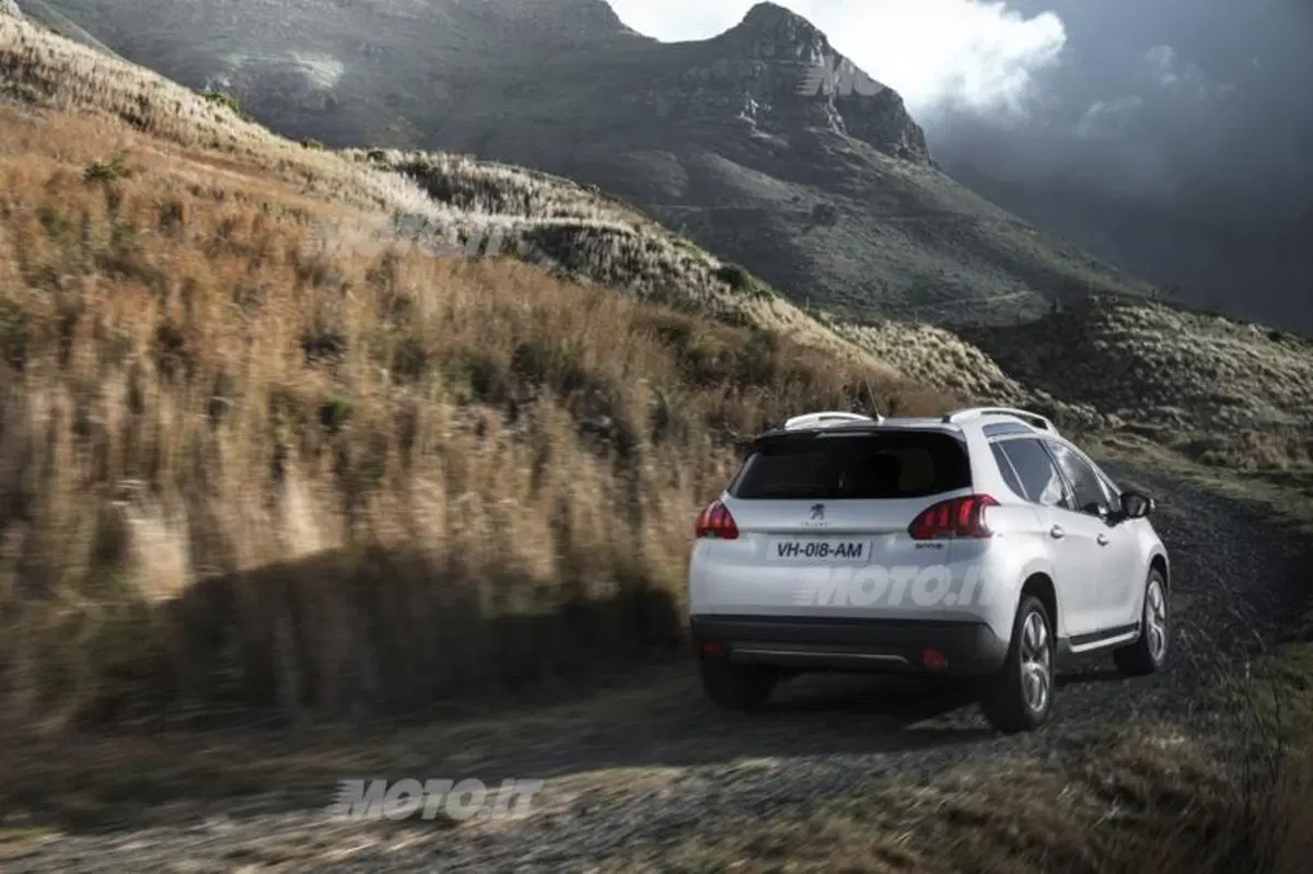 Peugeot 2008 (2)
