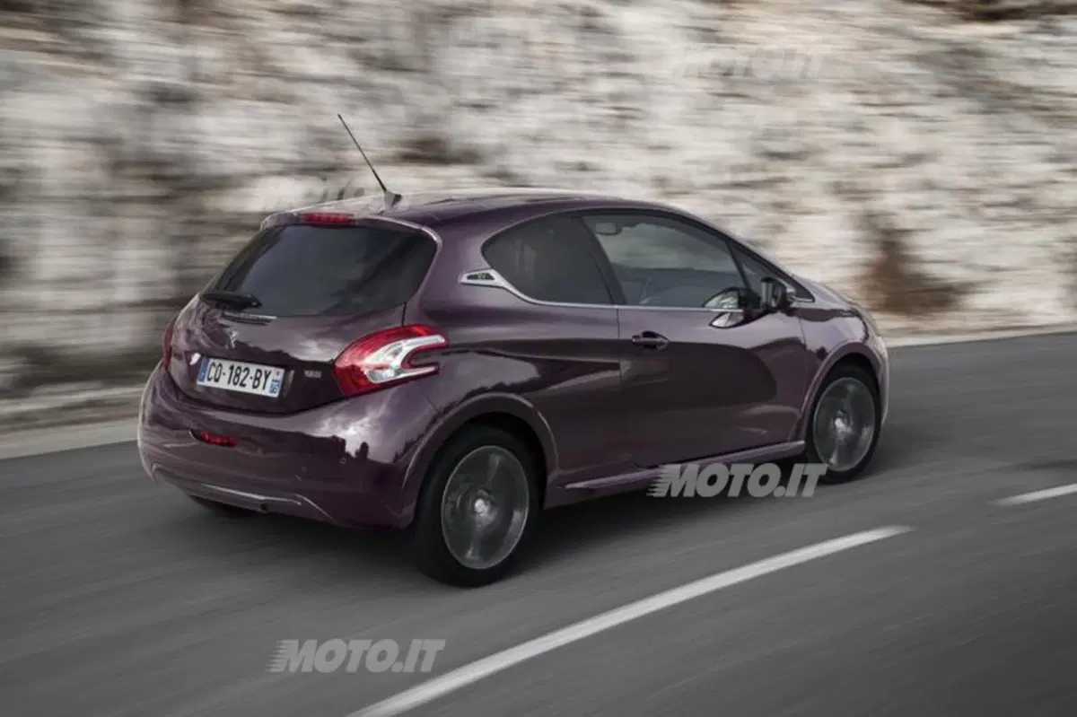 Peugeot 208 XY: presentata a Milano (16)