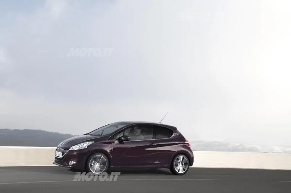 Peugeot 208 XY: presentata a Milano (18)
