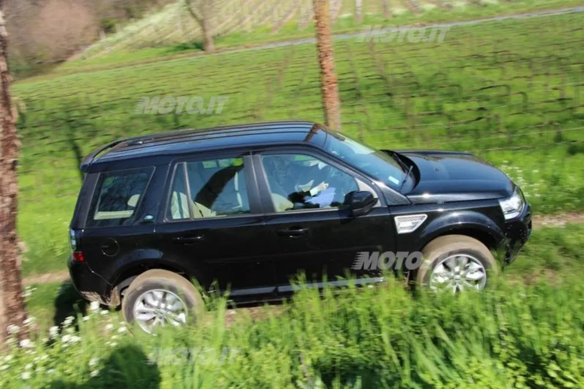 Land Rover Freelander 2 (12)