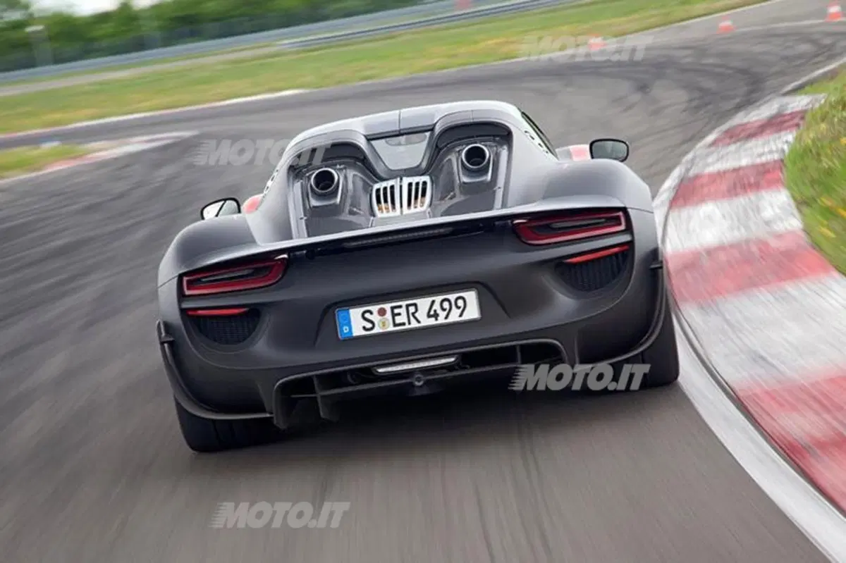 Porsche 918 Spyder: i dati ufficiali (3)