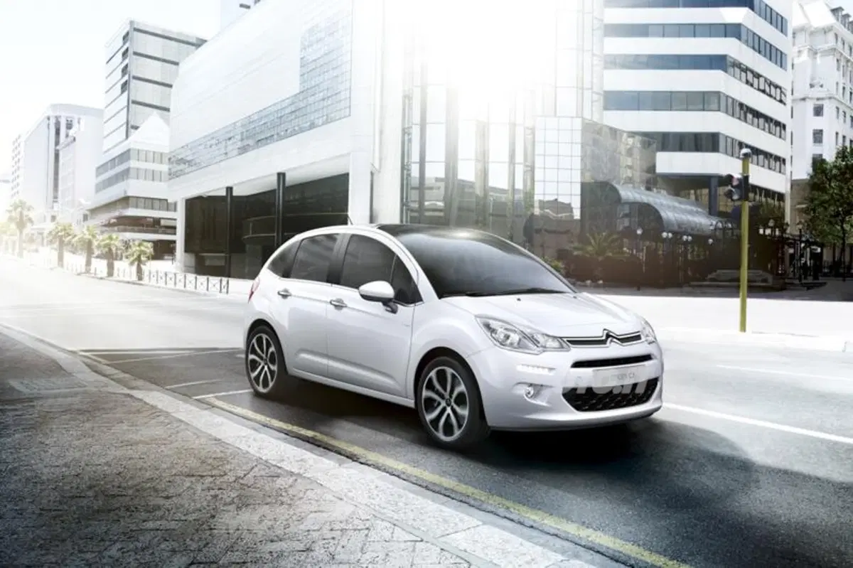 Massimo Borio: «La Citroen C3 ora ha un nuovo look, ma anche motori più potenti ed efficienti» (12)
