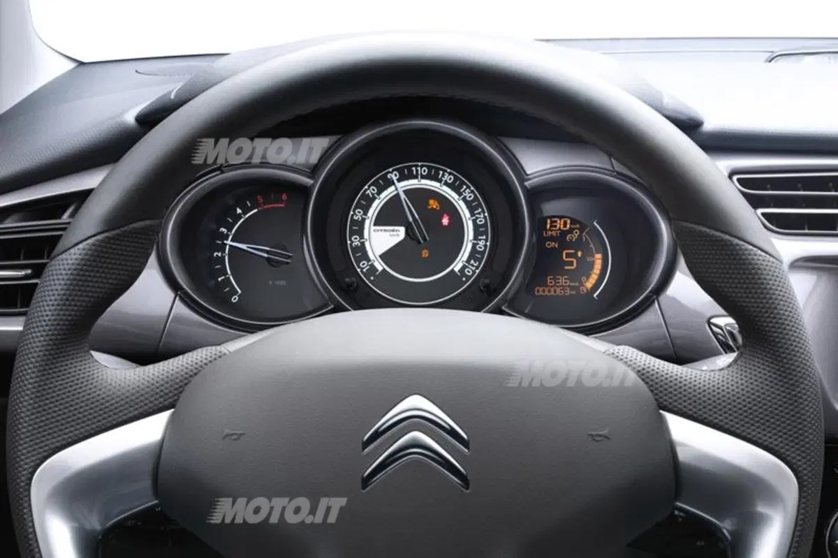 Massimo Borio: «La Citroen C3 ora ha un nuovo look, ma anche motori più potenti ed efficienti» (19)