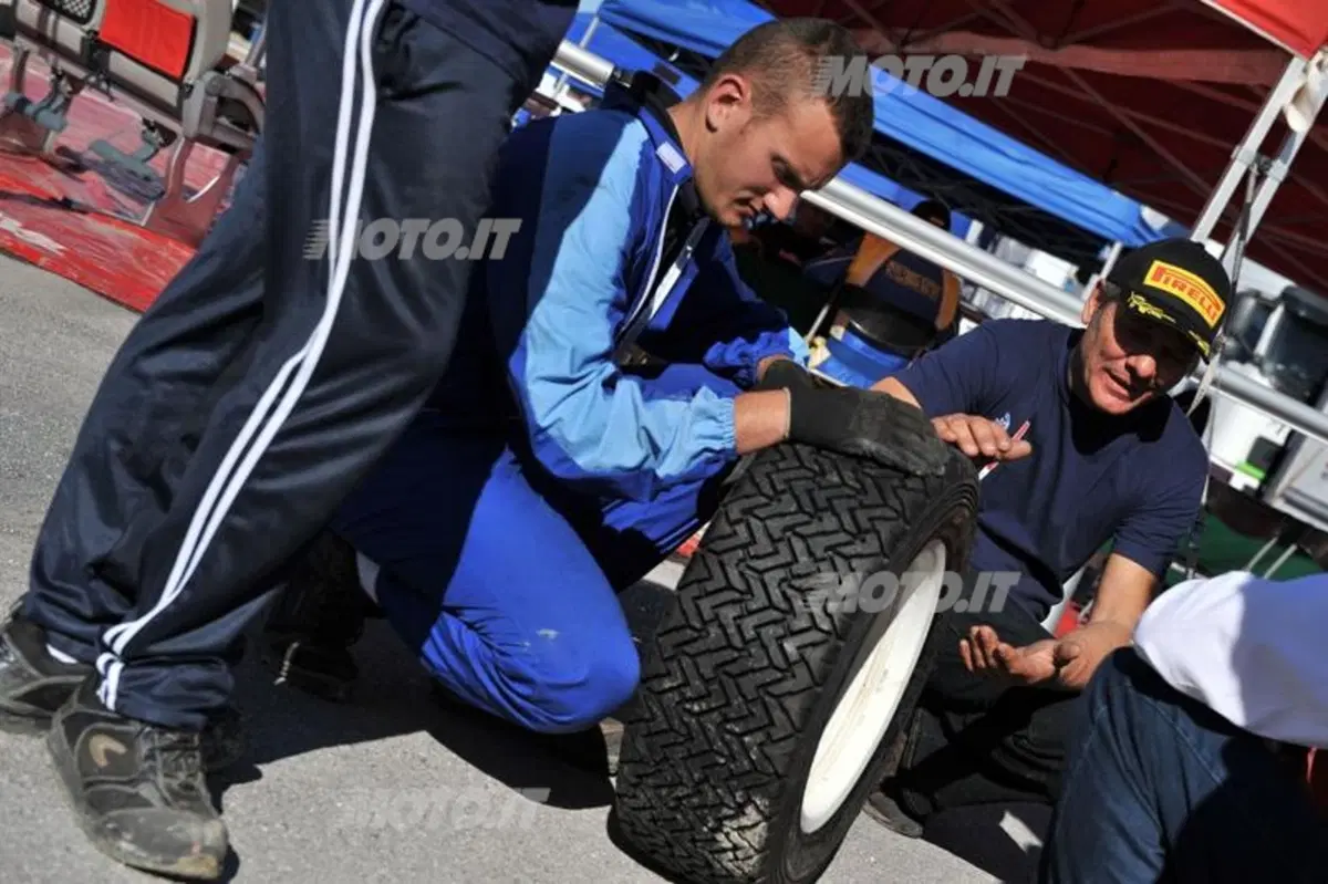 CIR 2013. Rally Adriatico. Umberto Scandola “Extra… Terrestre” nel prologo-spettacolo (13)