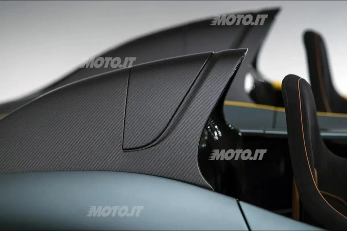 Aston Martin CC100 concept (16)