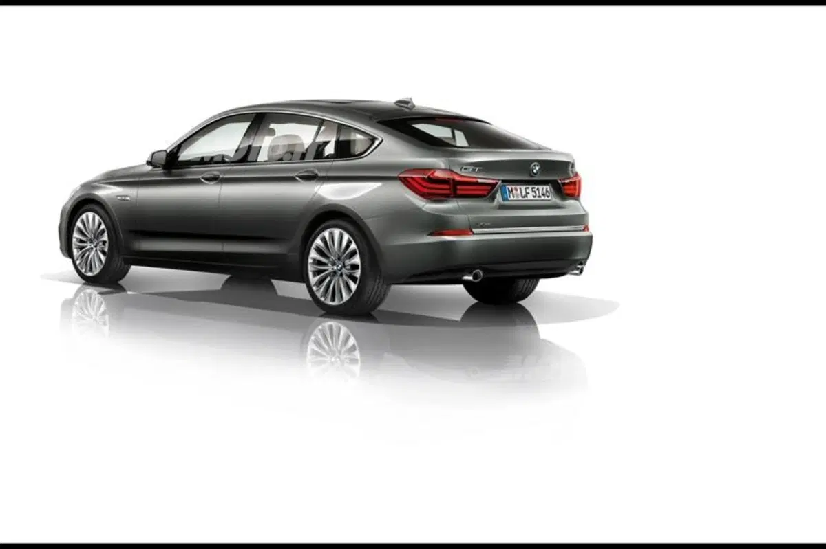 BMW Serie 5 restyling: prime immagini e informazioni ufficiali (4)
