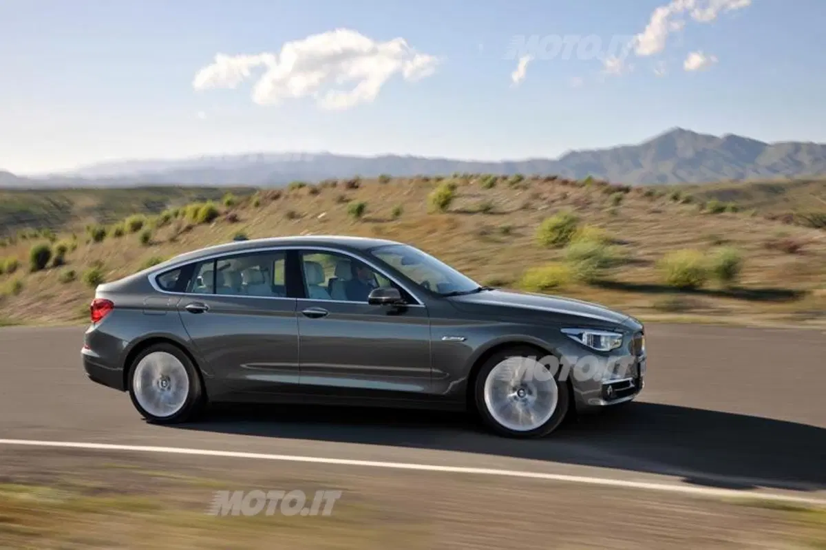 BMW Serie 5 restyling: prime immagini e informazioni ufficiali (20)