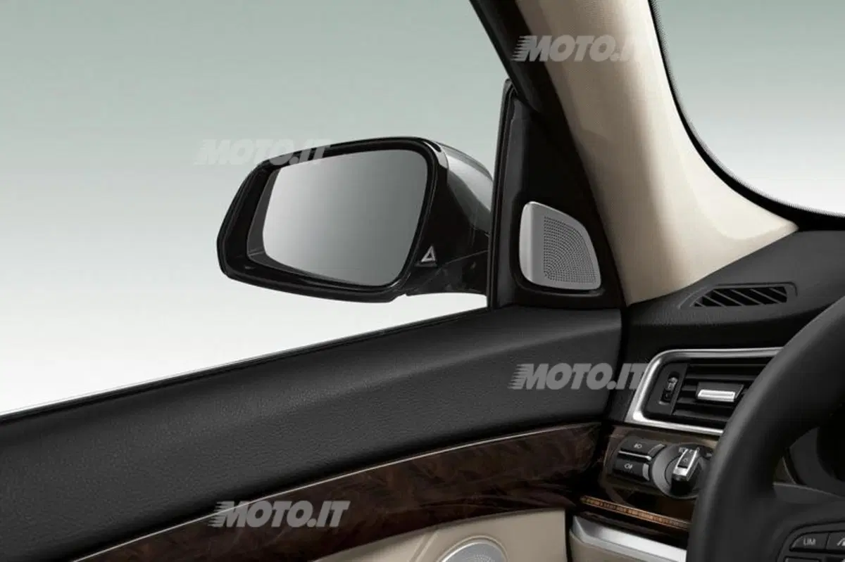 BMW Serie 5 restyling: prime immagini e informazioni ufficiali (40)