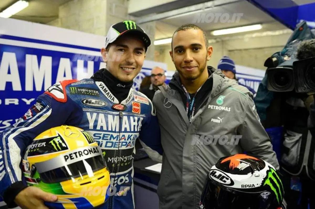 Lewis Hamilton incontra Valentino Rossi e Jorge Lorenzo a Le Mans (2)