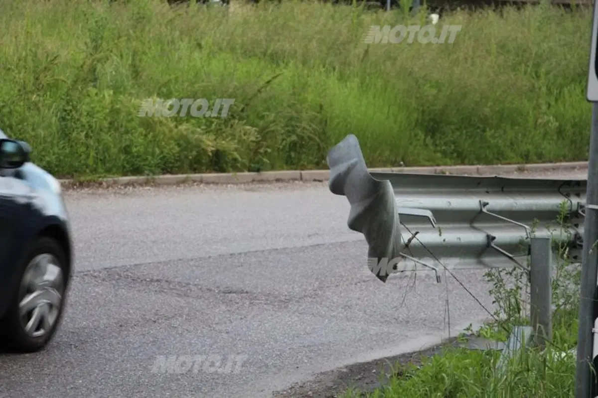 Sicurezza stradale: l’erba alta è un pericolo