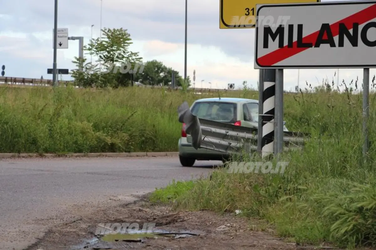 Sicurezza stradale: l’erba alta è un pericolo (2)