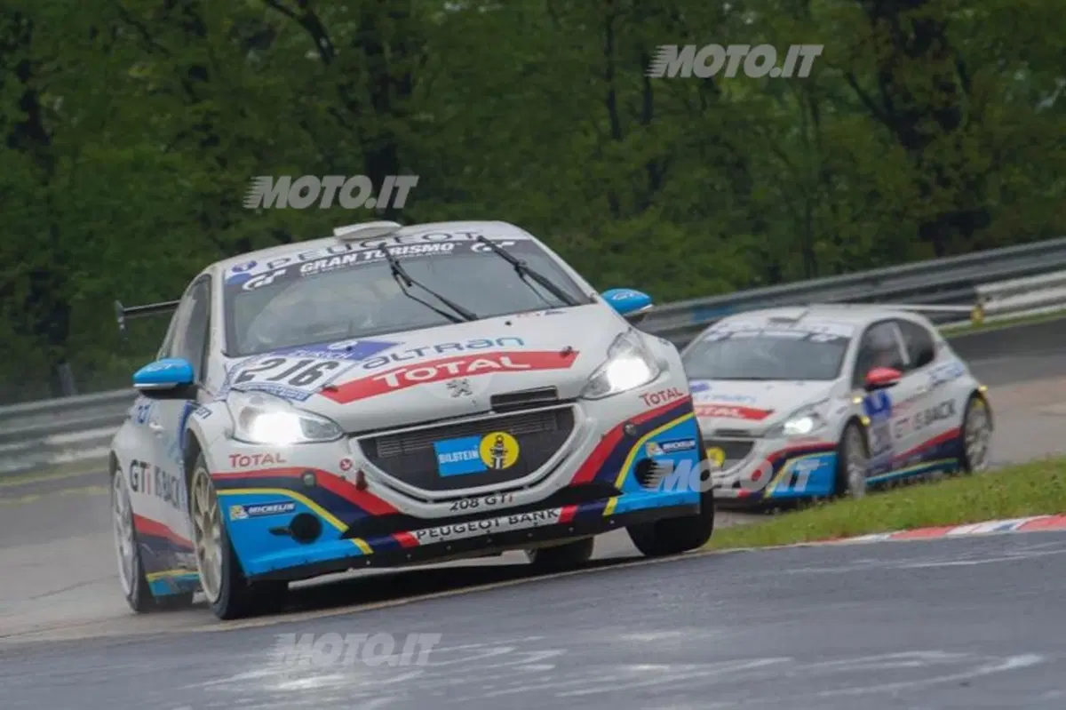 Peugeot 208 GTi: trionfo di categoria alla 24 Ore del Nürburgring